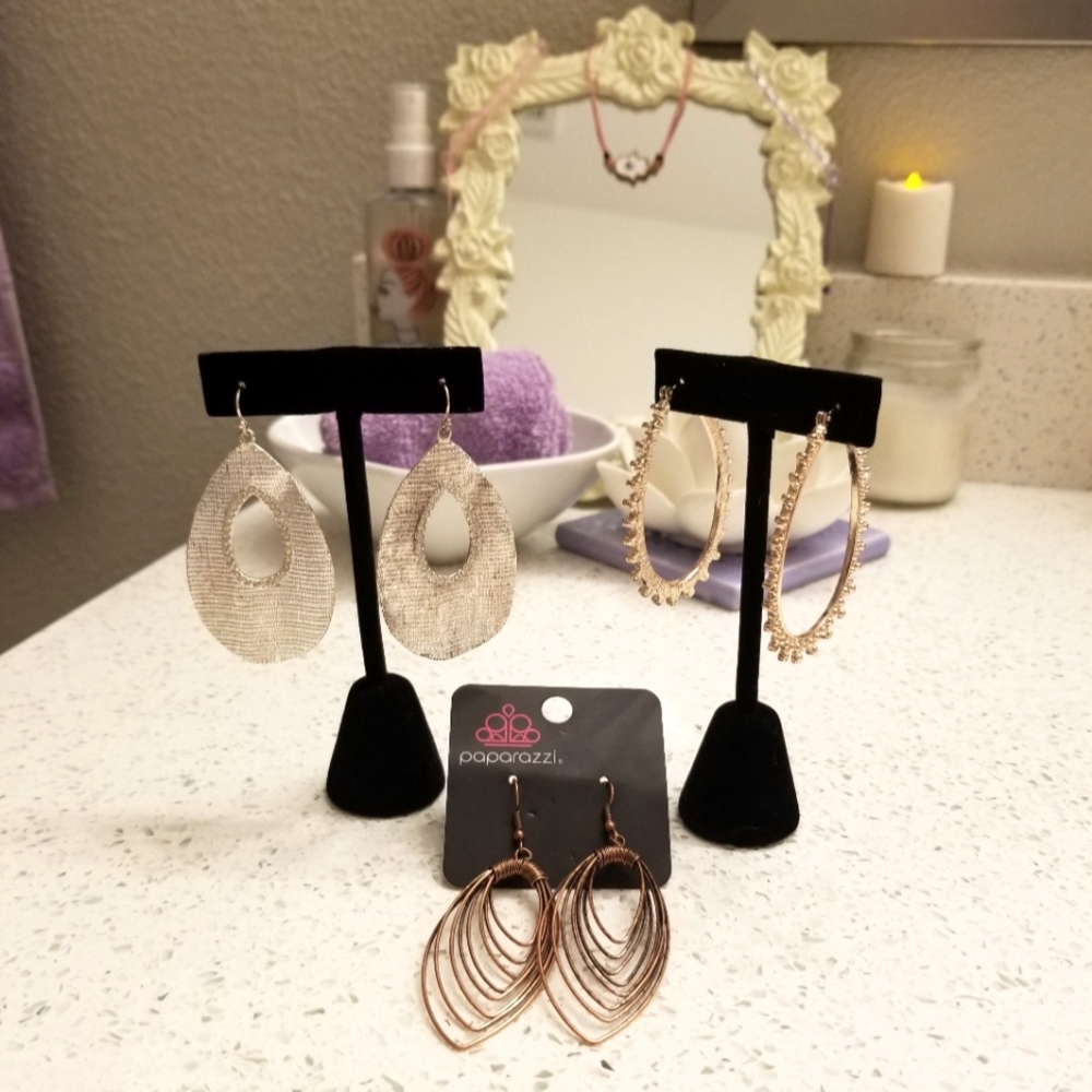 💖 3 Pair of Super Cute Never Worn Fashion Pierced Earrings